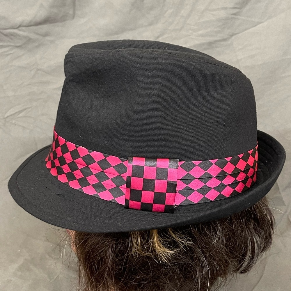 Vintage 90’s Forever 21 fedora with hot pink satin hat band unisex